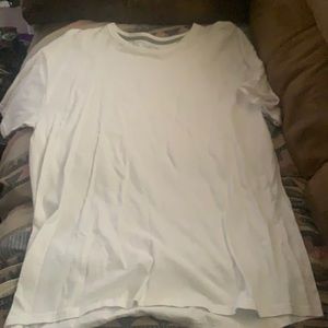White fruit of the loom shirt